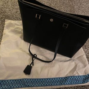 Tory Burch Robinson bag in black leather